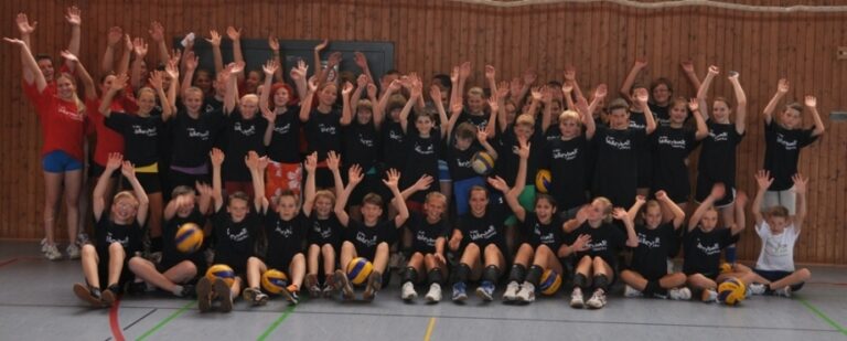 Mehr über den Artikel erfahren Teilnehmerrekord beim 7. Esslinger Volleyballcamp